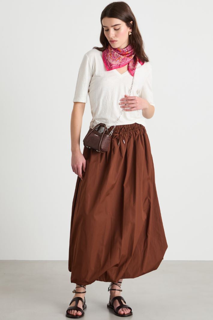 Wide V-neck T-shirt Intrend