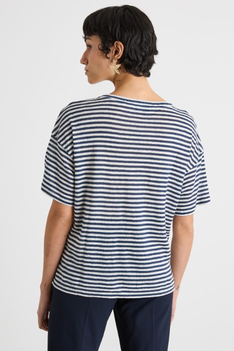 T-shirt con piccoli spacchi