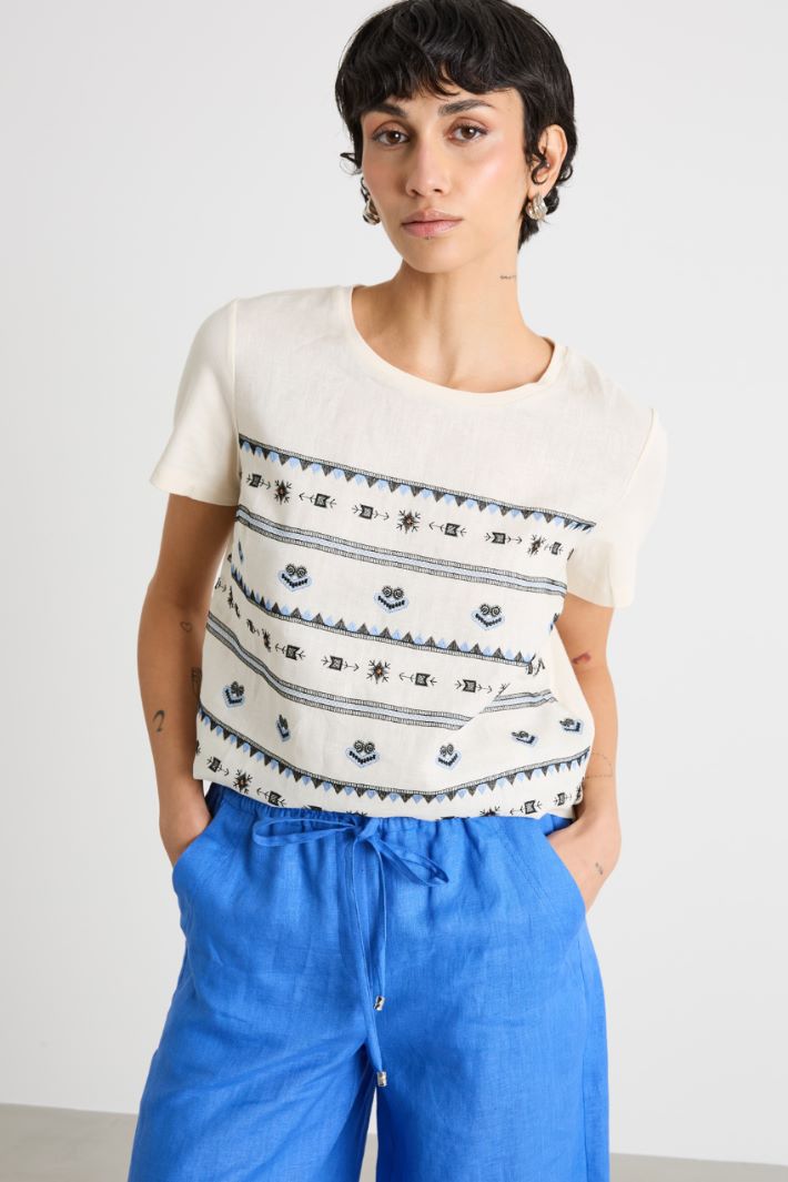 T-shirt ricamata Intrend - 2