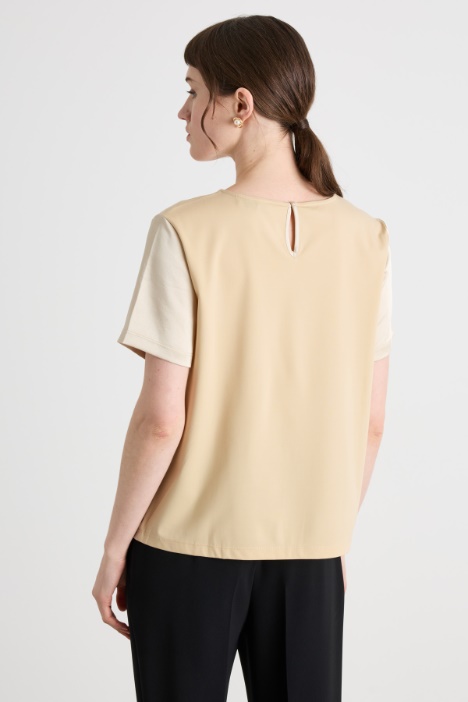 T-shirt in raso tecnico e jersey