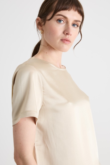 T-shirt in raso tecnico e jersey