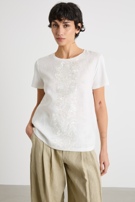 T-shirt with embroidered panel Intrend