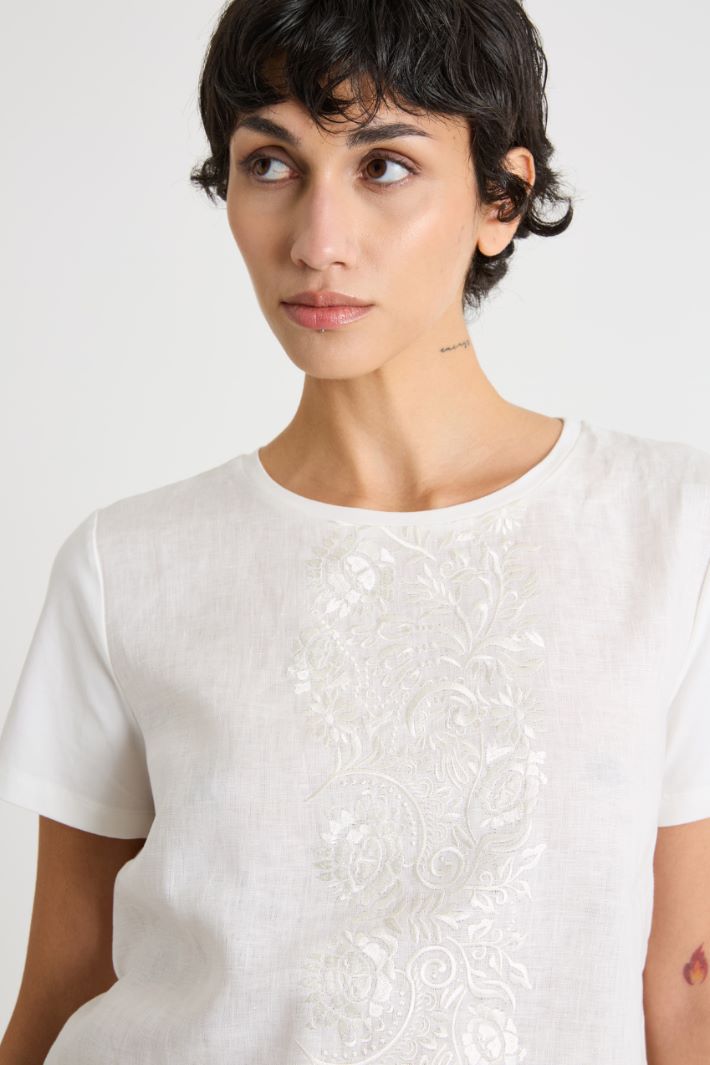 T-shirt with embroidered panel Intrend - 3
