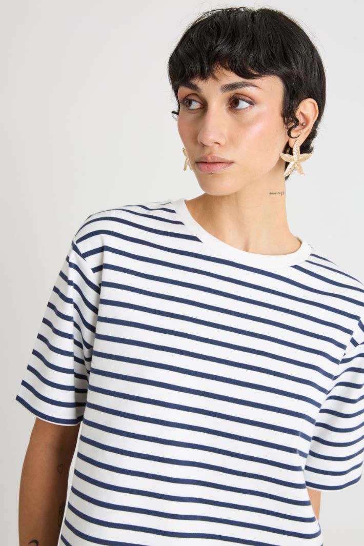 Side-slit T-shirt Intrend - 3