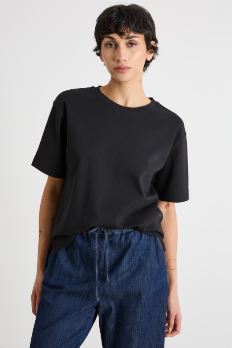 Side-slit T-shirt Intrend