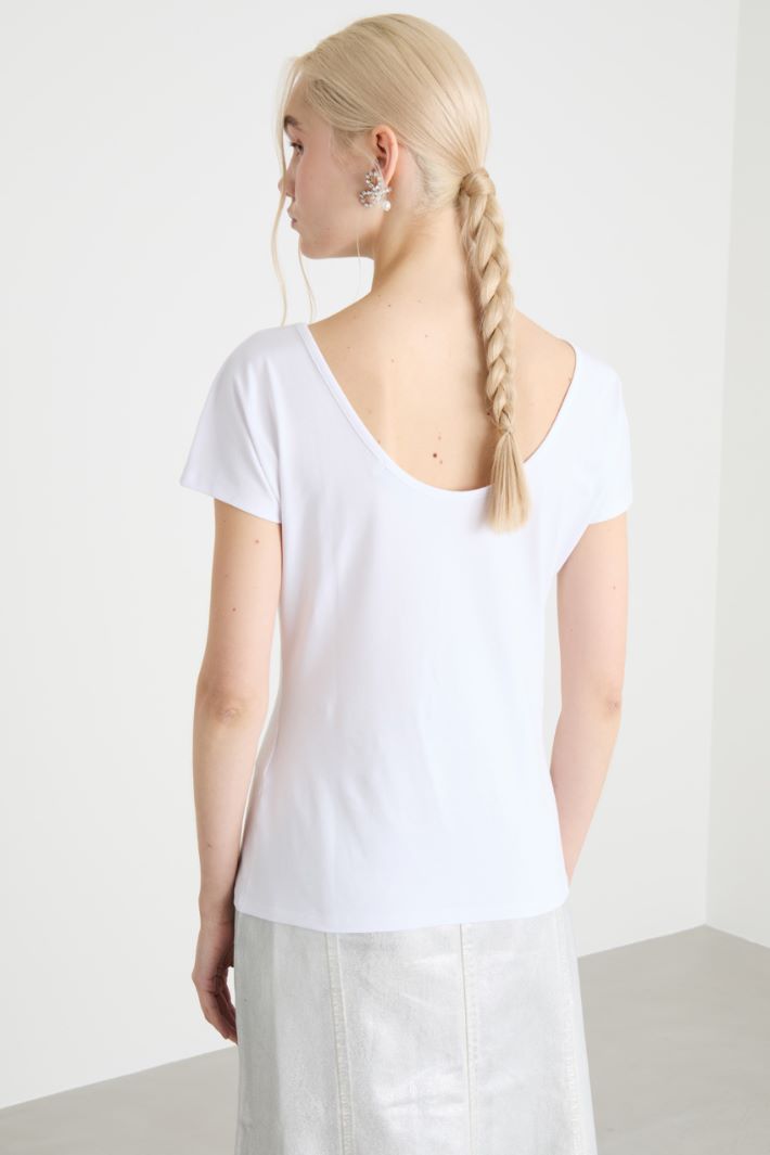 Wide-neck T-shirt Intrend - 4