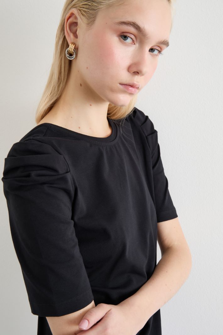 V-back T-shirt Intrend - 3