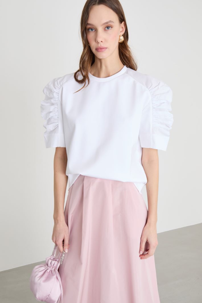 Ruched-sleeve T-shirt Intrend - 2