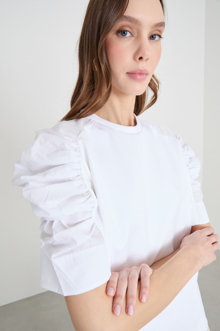 Ruched-sleeve T-shirt Intrend - 3