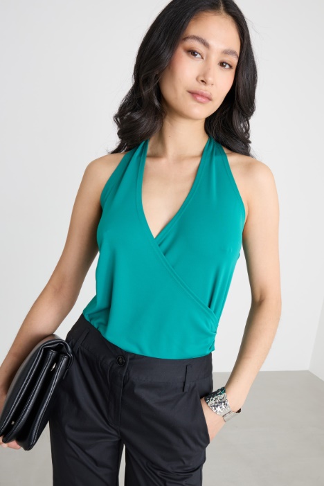 Dual-fabric cross-over top Intrend