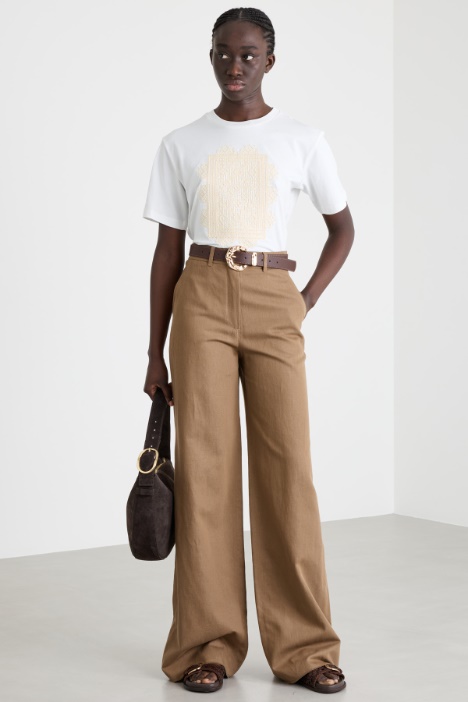 T-shirt con ricamo Intrend