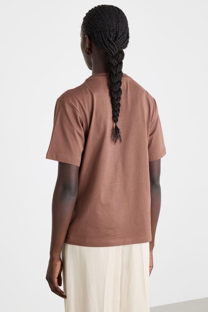 T-shirt con ricamo Intrend - 4