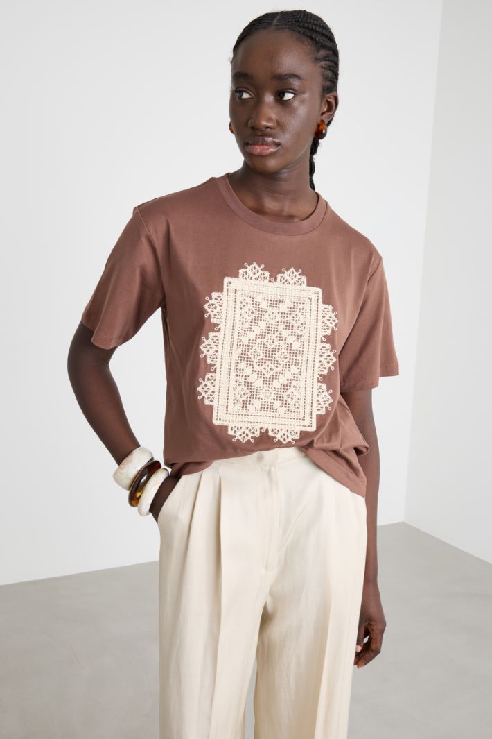 T-shirt con ricamo Intrend - 2