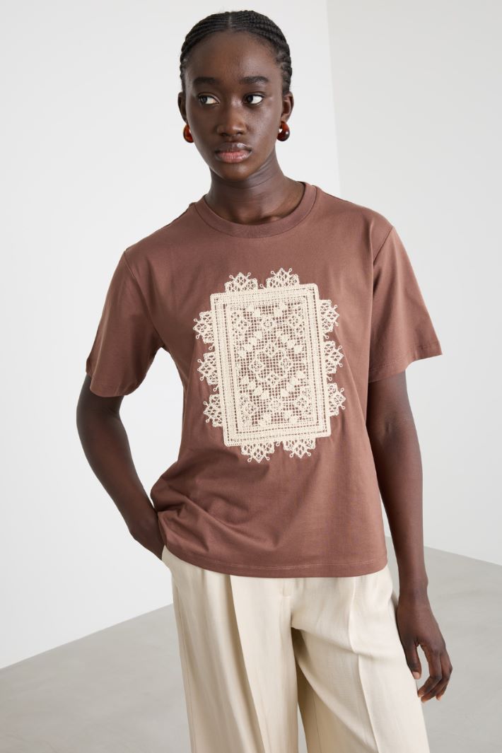 T-shirt con ricamo Intrend - 3