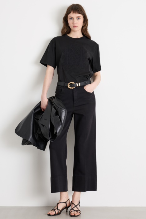 T-shirt con ricamo Intrend