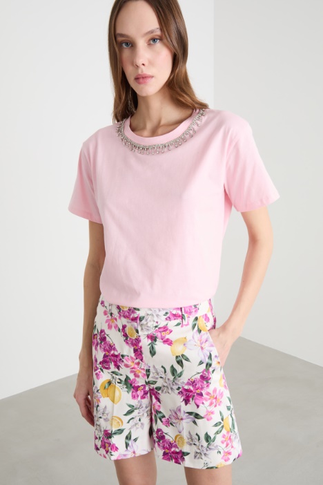 Jewel-embroidered T-shirt Intrend