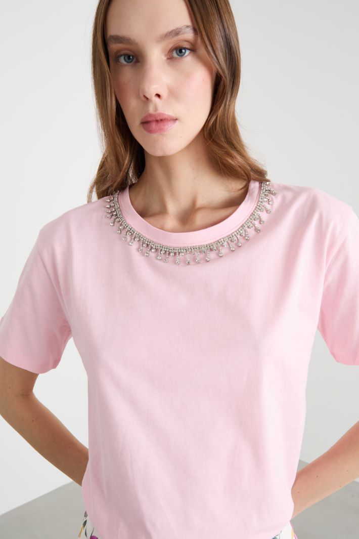 Jewel-embroidered T-shirt Intrend - 3