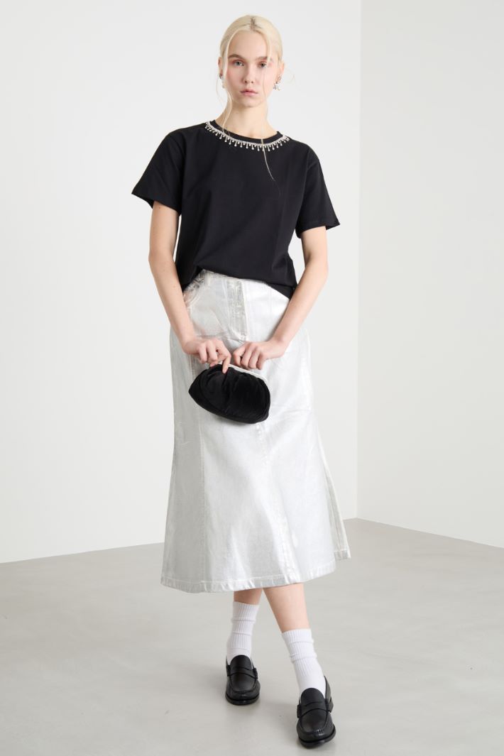 Jewel-embroidered T-shirt Intrend