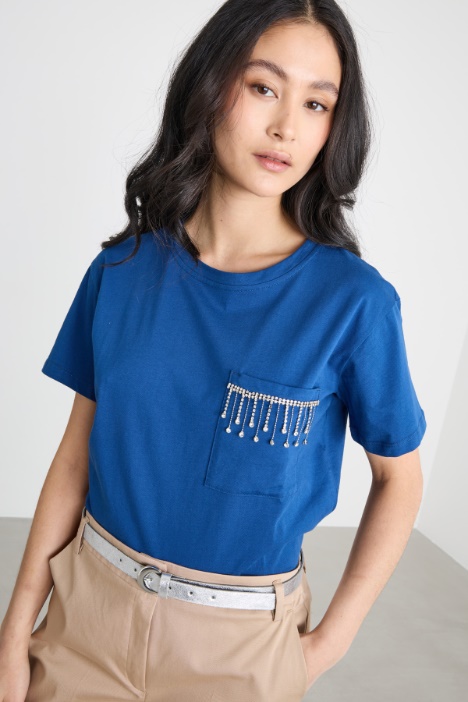 T-shirt con ricamo bijoux
