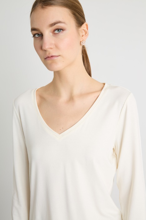 Camiseta con escote de pico