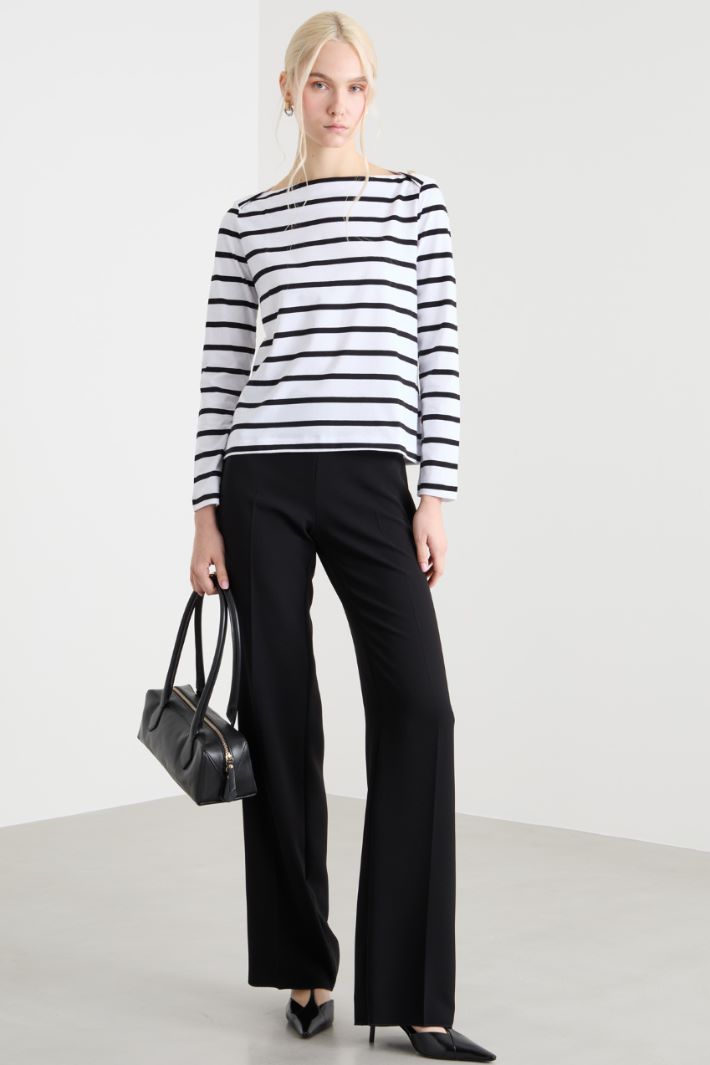 Boat-neck T-shirt Intrend