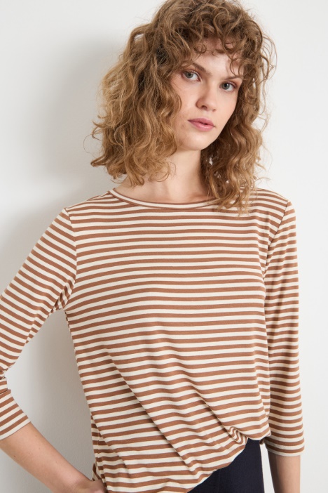 T-shirt con manica a tre quarti