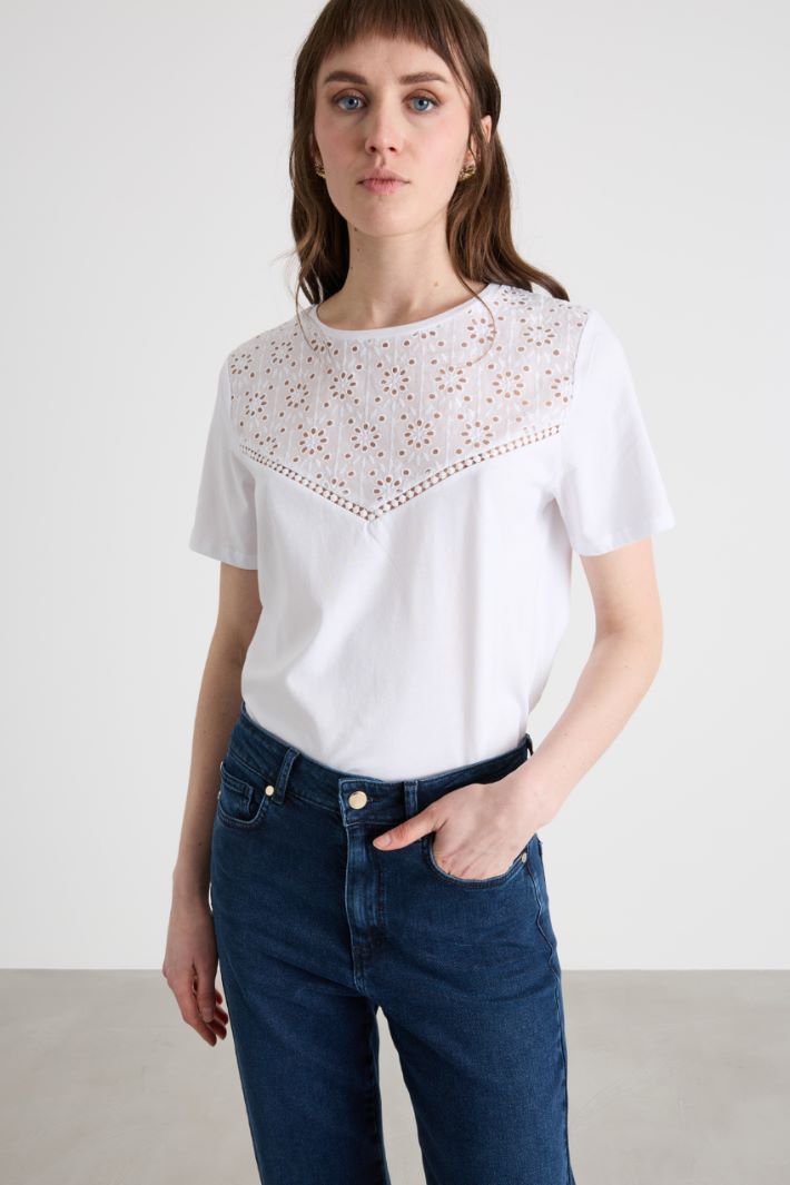 T-shirt con motivo sangallo Intrend - 2