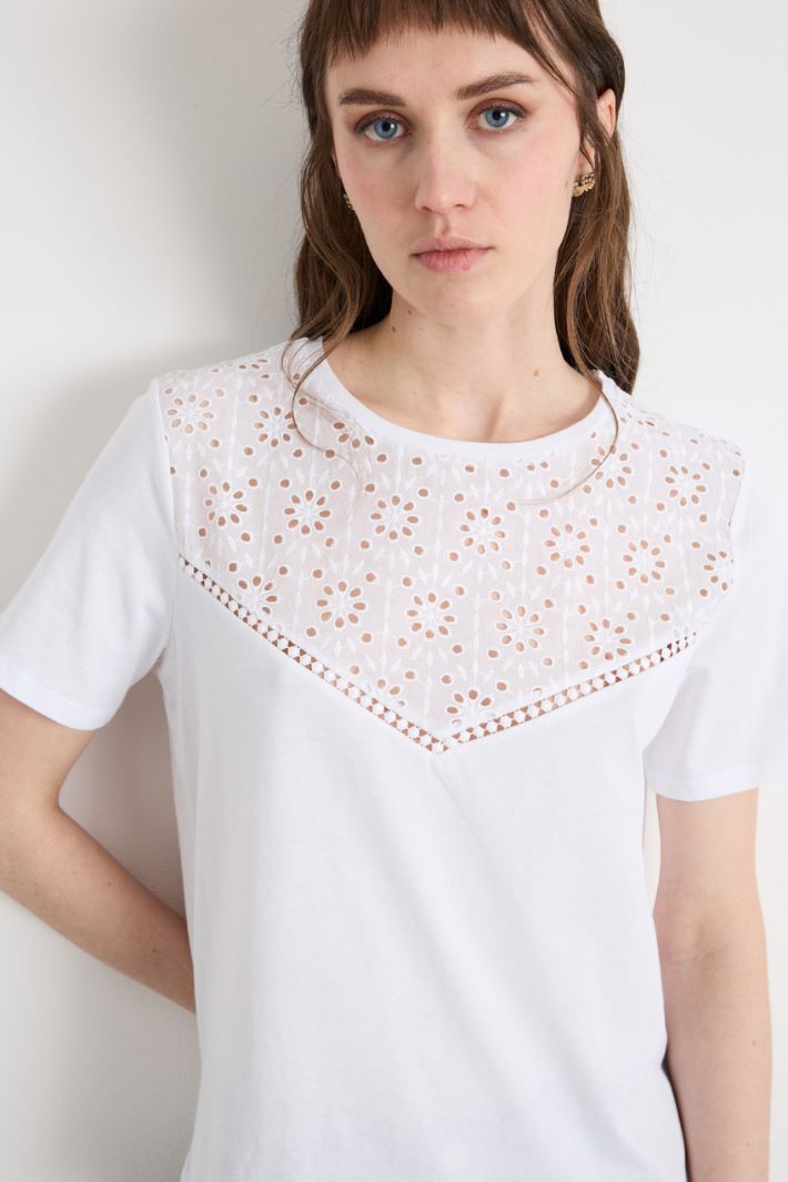 T-shirt con motivo sangallo Intrend - 3