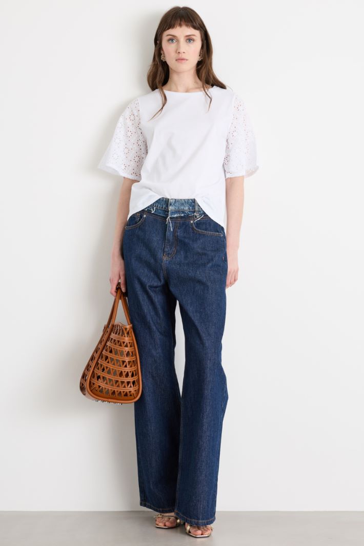 T-shirt con maniche ricamate Intrend