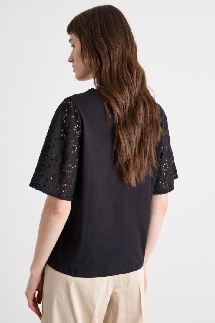 T-shirt con maniche ricamate Intrend - 4