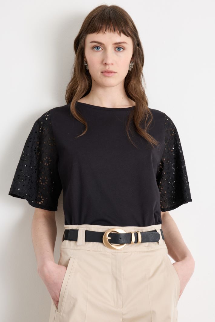 T-shirt con maniche ricamate Intrend - 2