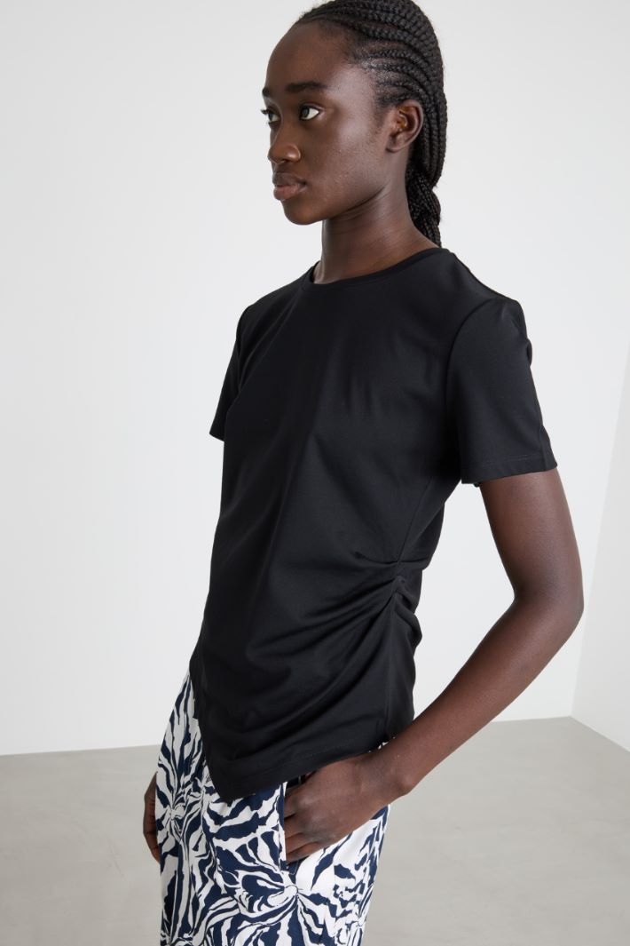 T-shirt con pieghe Intrend - 3