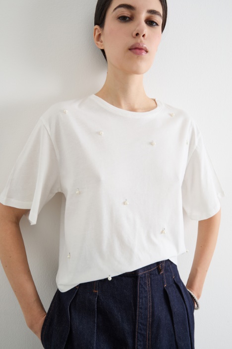 T-shirt boxy con applicazioni