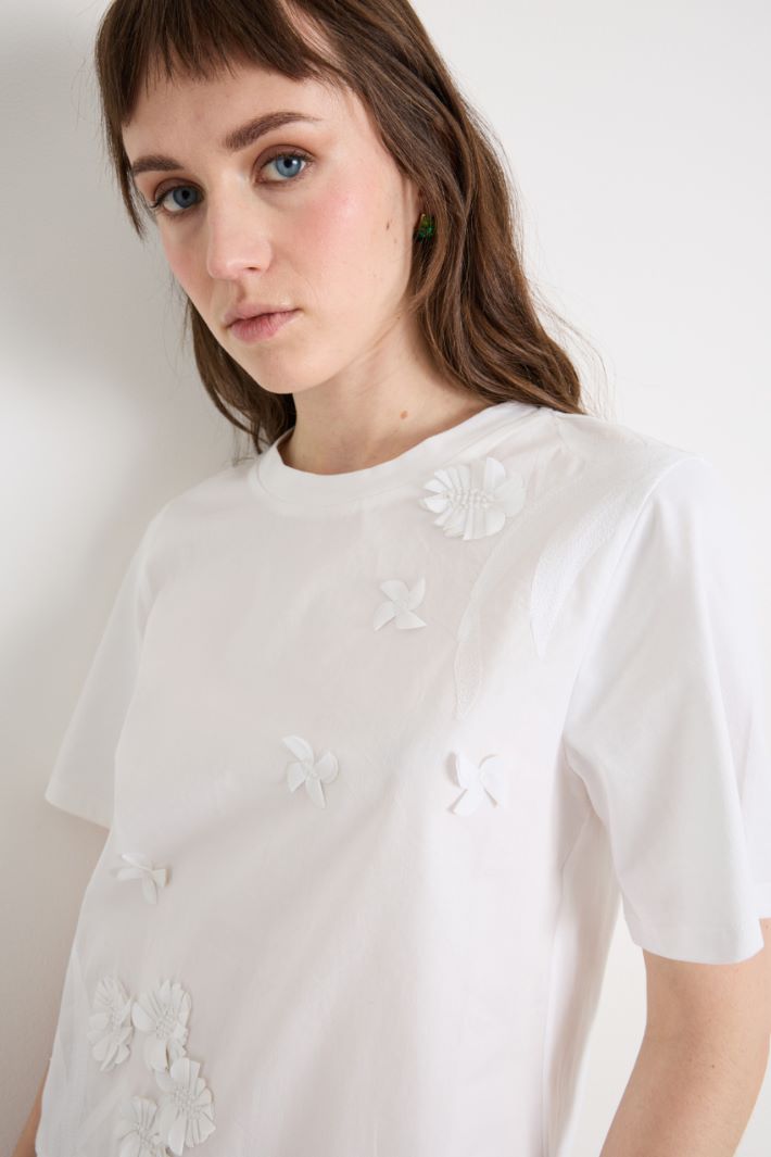 T-shirt con ricami Intrend - 3