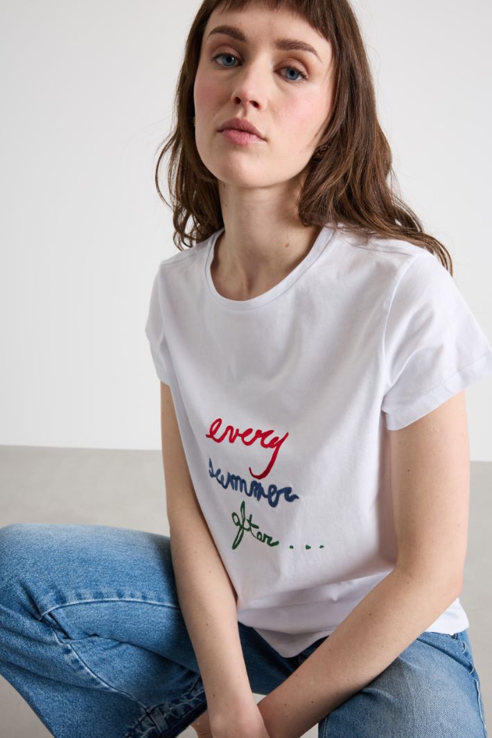 T-shirt stampata e ricamata Intrend - 3