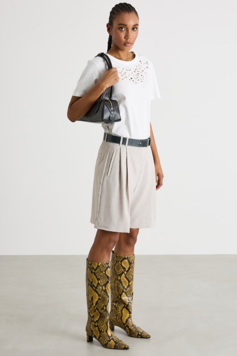 Broderie Anglaise-embroidered T-shirt Intrend