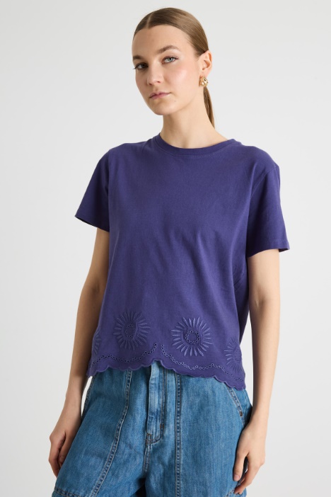 Scalloped-hem T-shirt Intrend