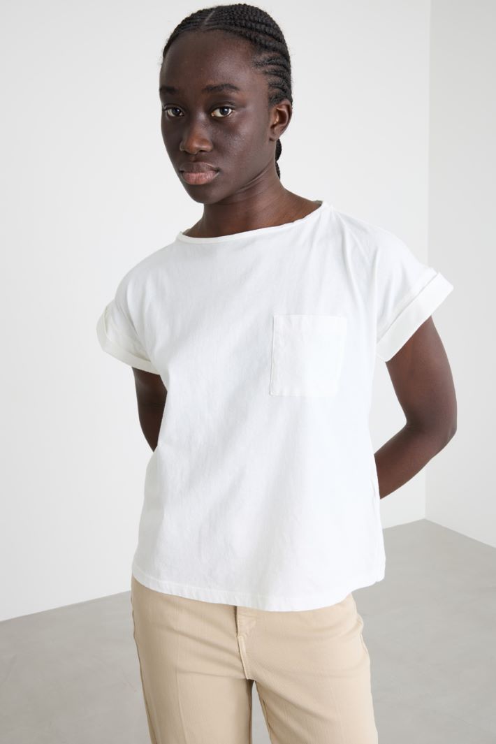T-shirt con tasca Intrend - 3