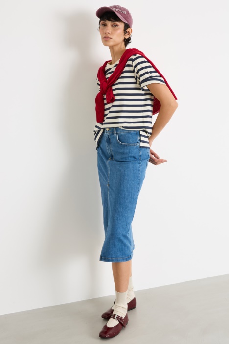 Crew-neck T-shirt with side slits Intrend