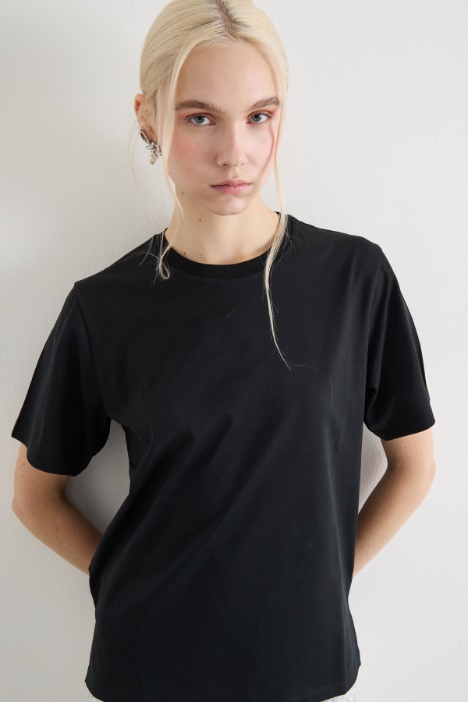 T-shirt girocollo con spacchetti