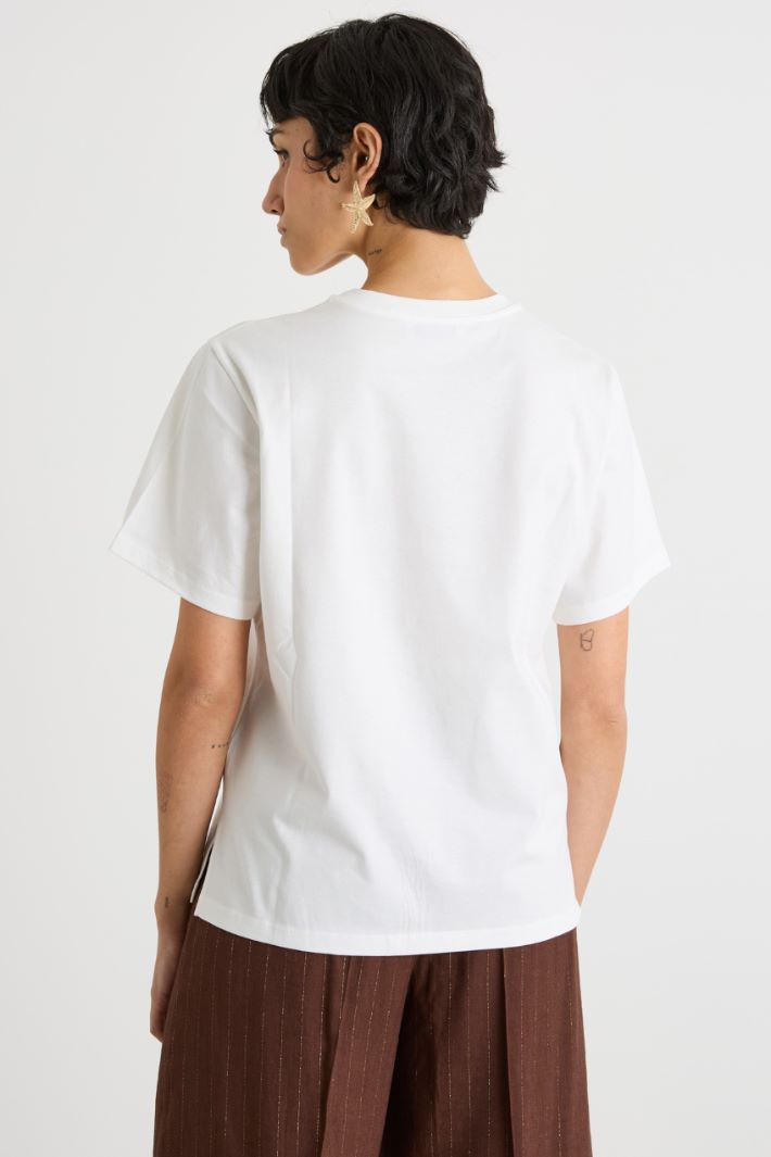 Crew-neck T-shirt with side slits Intrend - 4