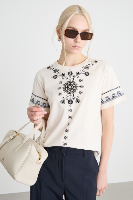 Crew-neck embroidered T-shirt Intrend