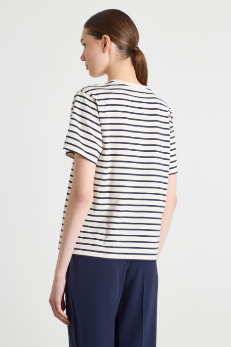 T-shirt girocollo con ricamo