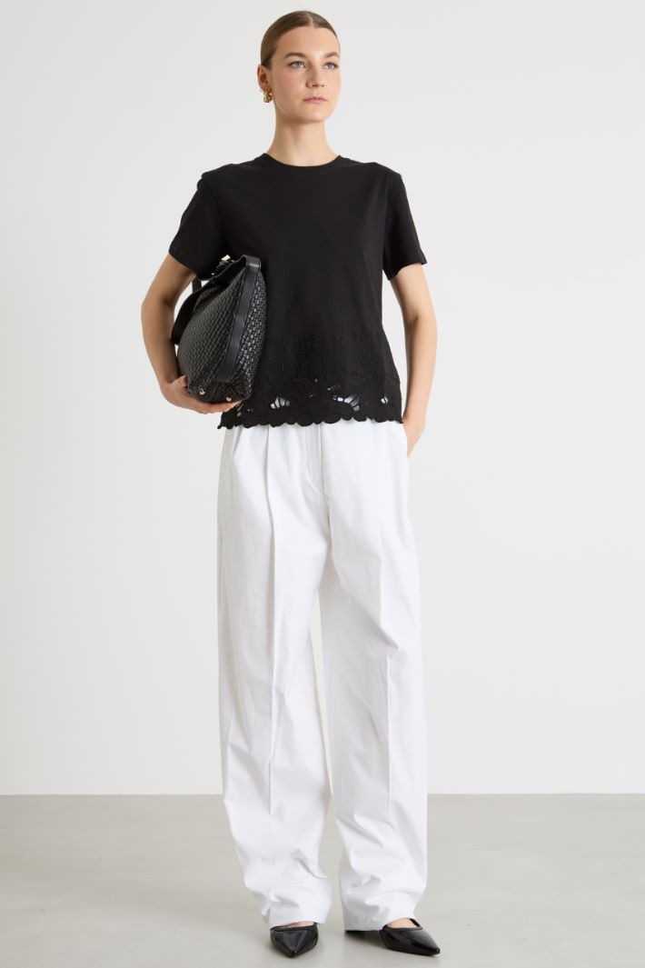 Embroidered-Hem T-Shirt Intrend