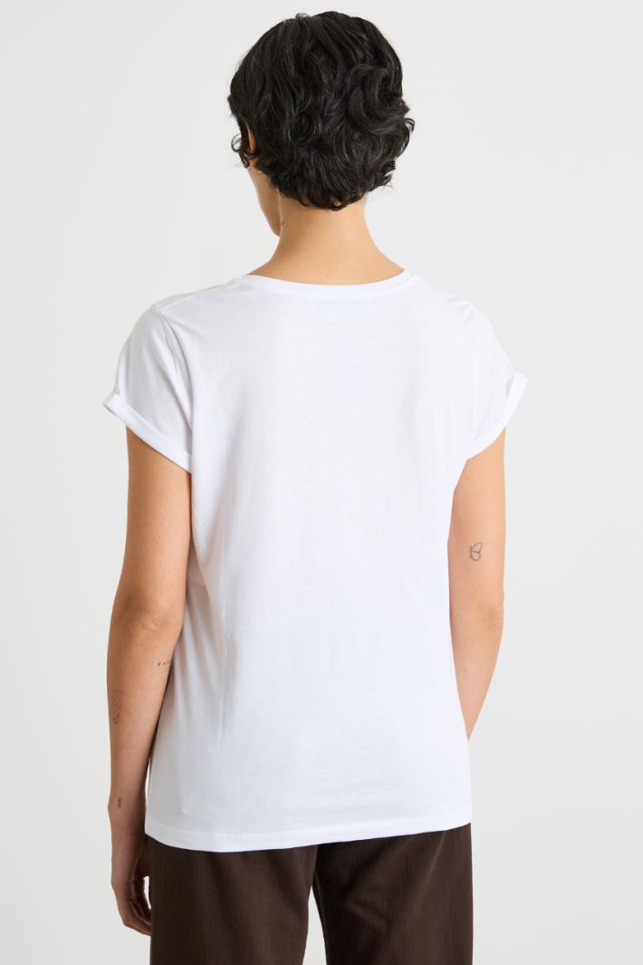 T-shirt with turn-ups Intrend - 4