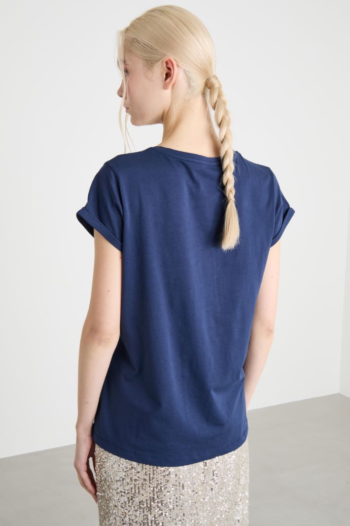T-shirt with turn-ups Intrend - 4