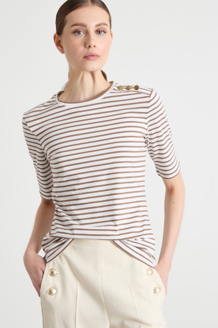 Button-detail T-shirt Intrend - 2
