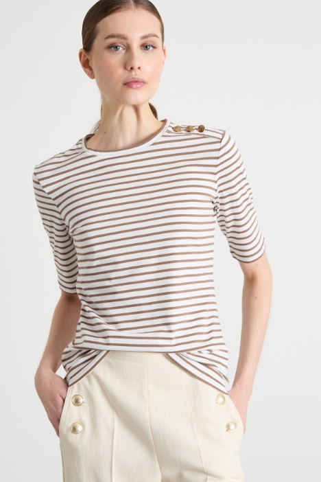 Button-detail T-shirt Intrend