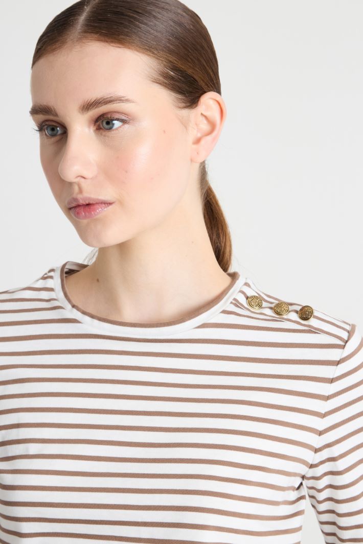 Button-detail T-shirt Intrend - 3
