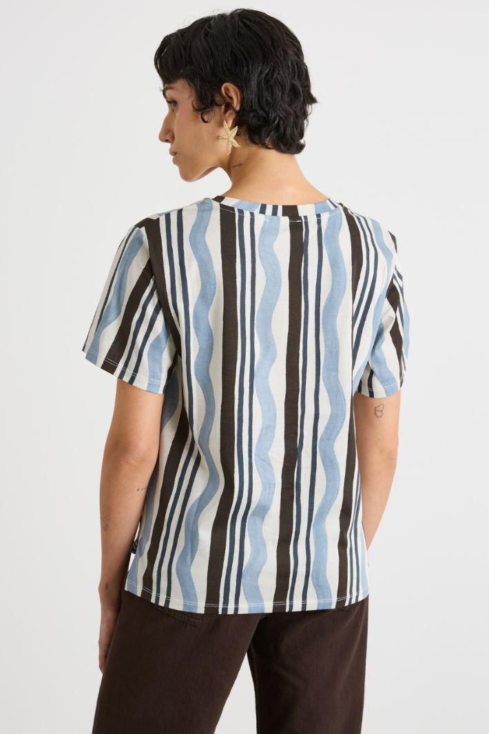 T-shirt con stampa all-over Intrend - 4